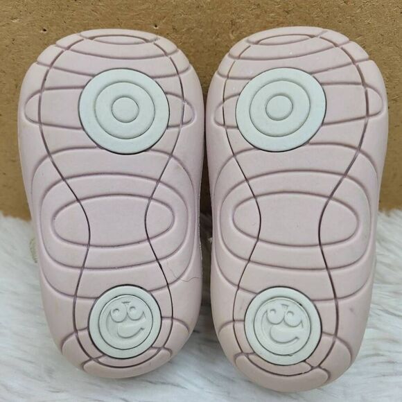 Stride Rite White and Pink Heart Baby Shoes - Picture 8 of 10